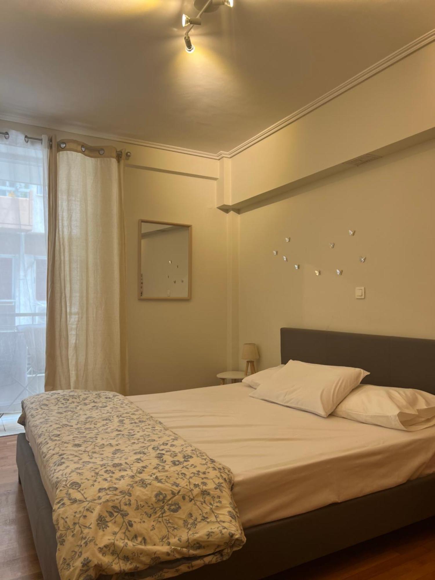 Colourful Artistic Apart 100Mbps Center Of Athens Luaran gambar