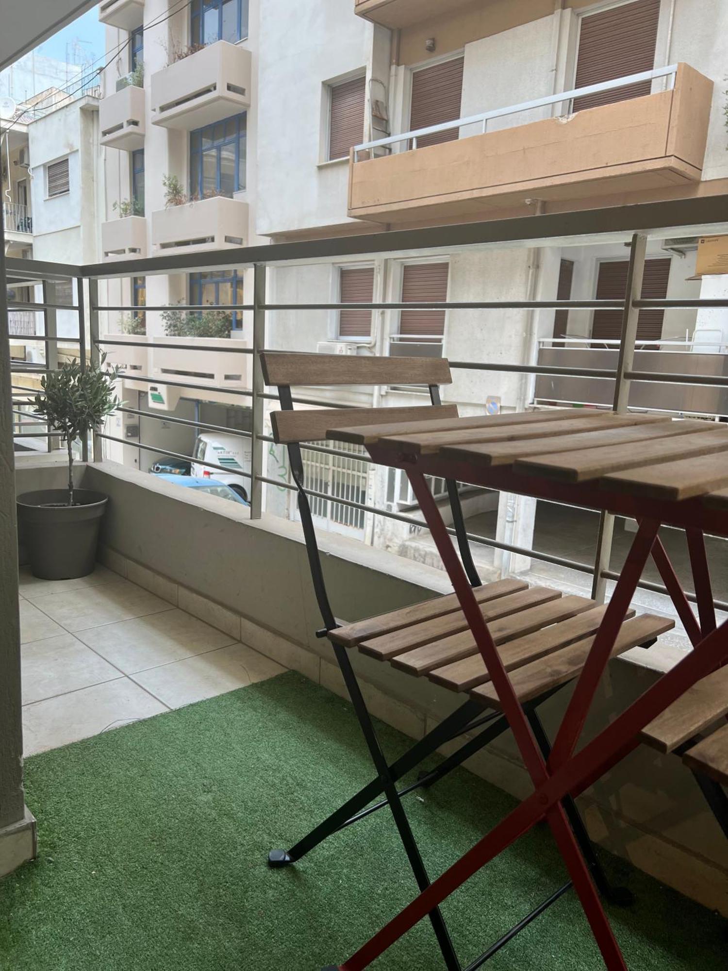 Colourful Artistic Apart 100Mbps Center Of Athens Luaran gambar